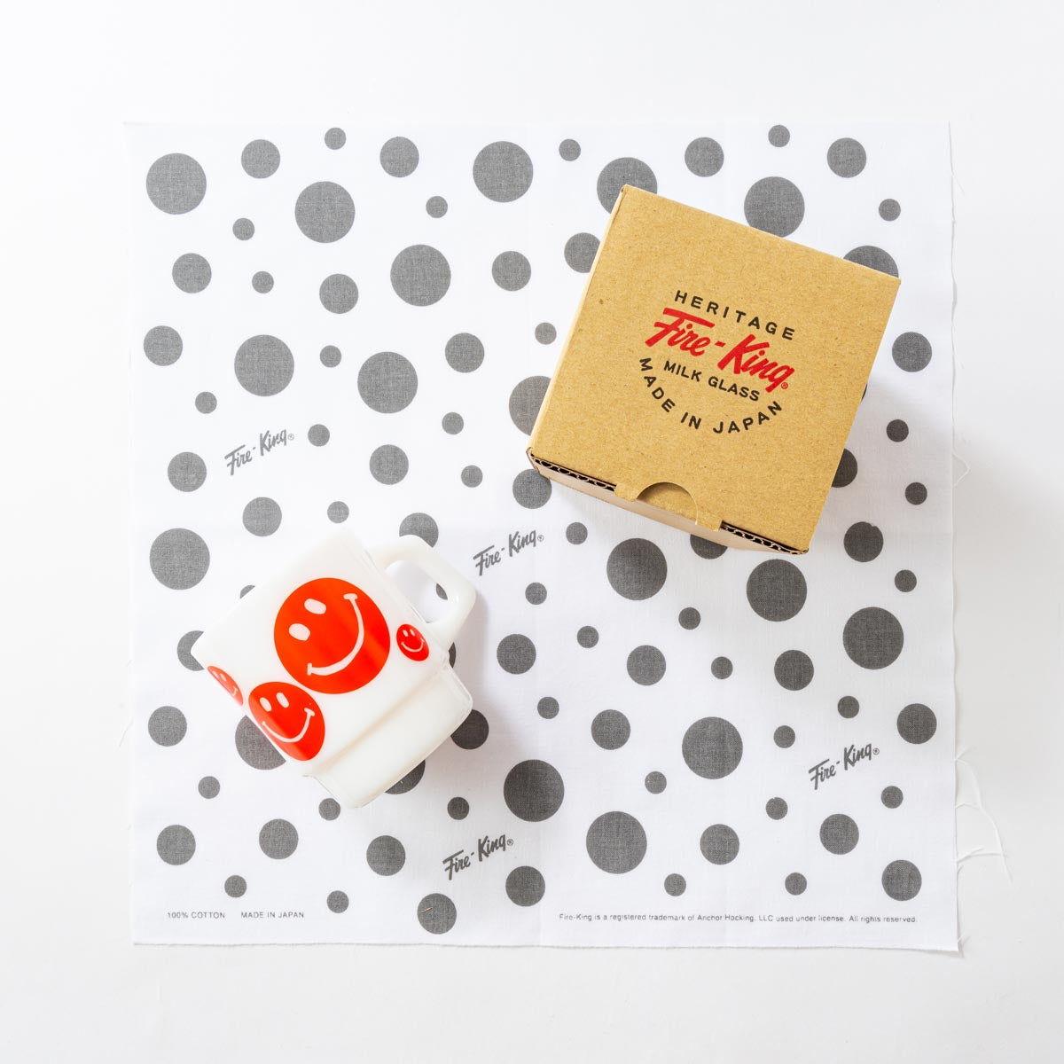 Fire-King スタッキングマグ SMILEY FACE レッド